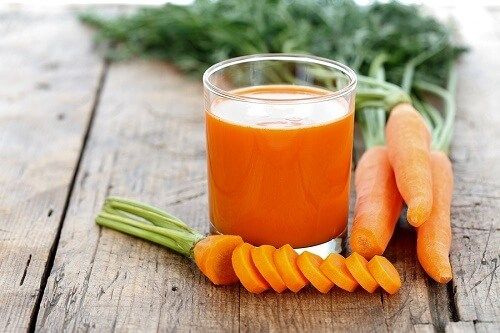 Uống nước ép cà rốt mỗi ngày có tốt không