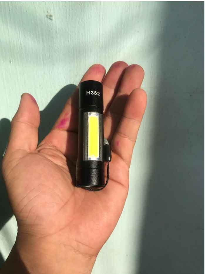 đèn pin mini siêu sáng sạc điện