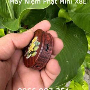 Cổng Sạc và Nút Nguồn Máy Niệm Phật X8L Hình Tròn