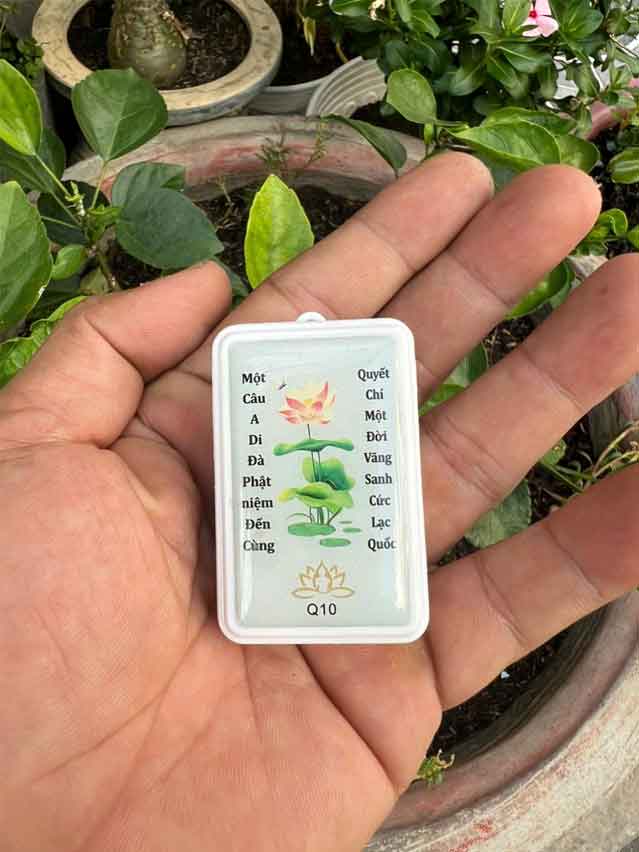 Máy nghe kinh mini đeo cổ Q10 Máy nghe kinh mini đeo cổ Q10