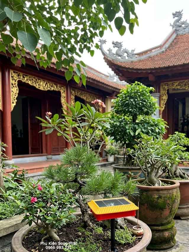 Máy Niệm Phật Ngoài Trời Đặt Ở Khuôn Viên Chùa Máy Niệm Phật Ngoài Trời Đặt Ở Khuôn Viên Chùa